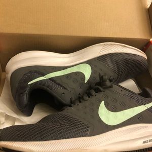 Women’s Nike Court Lite